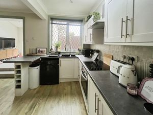 Kitchen- click for photo gallery